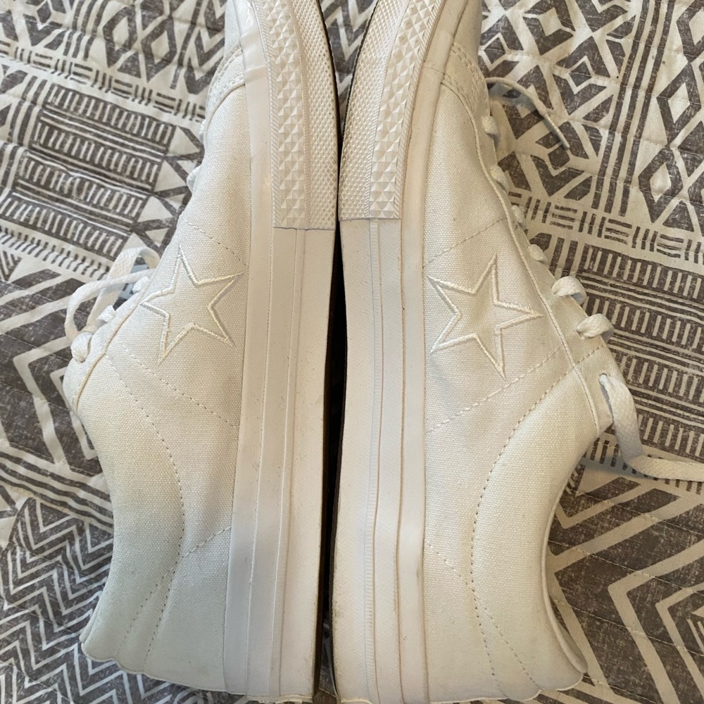 Converse 1 star chuck Taylors